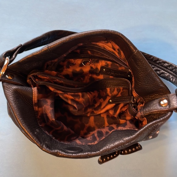 B Makowsky Crescent Shaped Black Pebbled Leather Shoulder Handbag - Picture 14 of 14